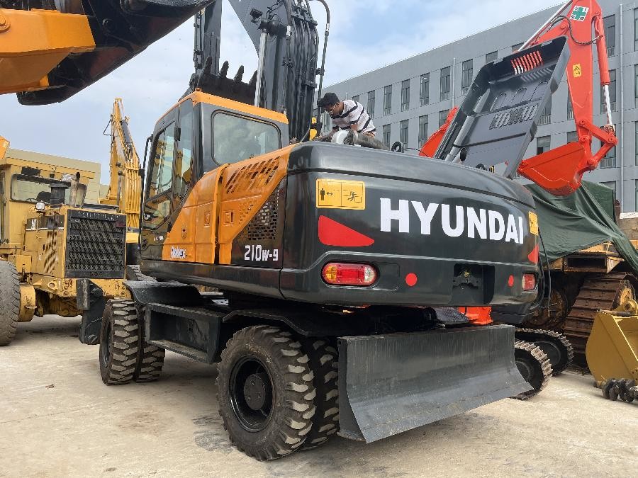 Корейская подержанная экскаваторная машина Hyundai продается подержанная R210w-9 21 тонны машины Jindongyu