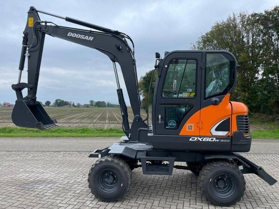 Корея Подержанная экскаватор Doosan для продажи Подержанная машина DX60W Jindongyu Machinery